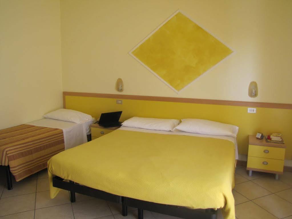 Hotel Etna - Nuova Gestione Romagnola All-Inclusive Spiaggia Parcheggio Riccione Exterior photo